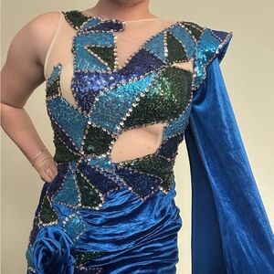 Velvet blue gown, size 4, with beautiful detailing